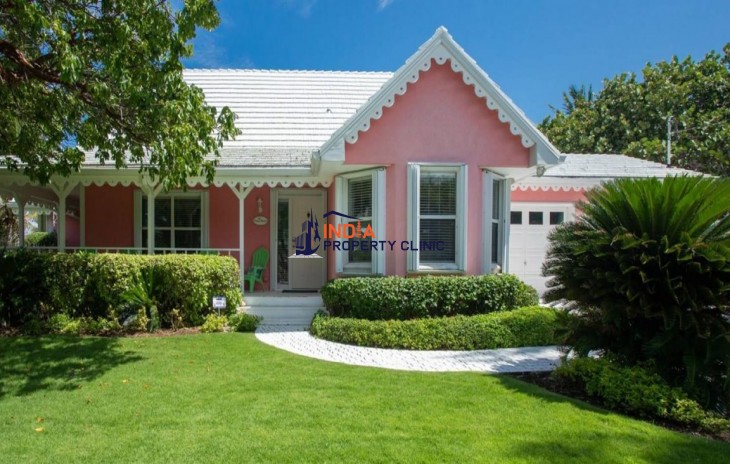 3 Bedroom Beachfront House for Sale in Cayman Kai