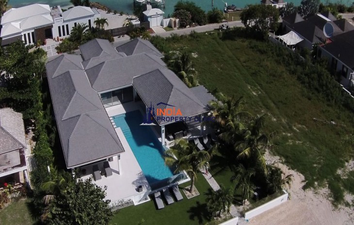 4 Bedroom Beachfront Home for Sale in Palm Beach