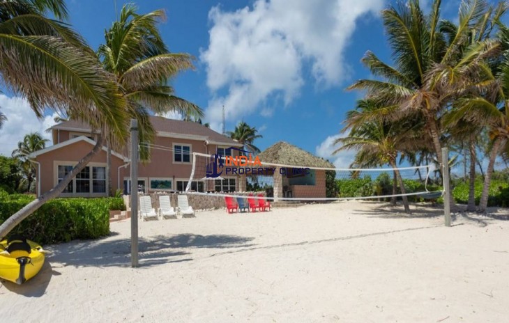 5 Bedroom Beach House for Sale in Rum Point